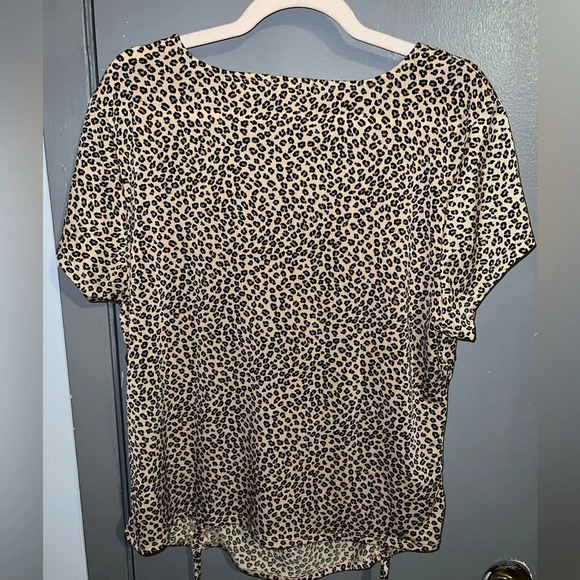 NWT Derek & Heart leopard print faux weak shirt with front side details - Picture 2 of 6